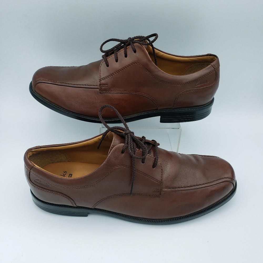 Men's Clarks Collection brown leather dress shoe